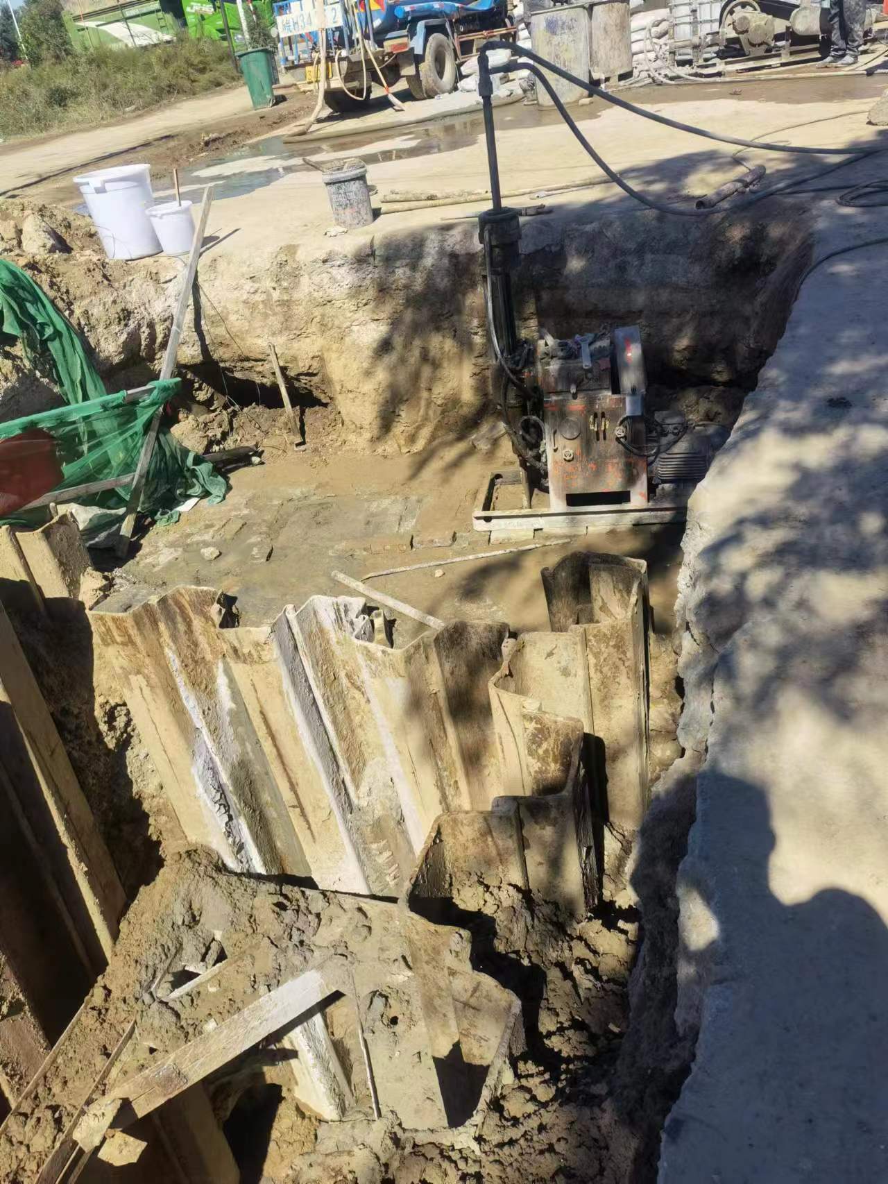 海原基坑隧道止水帷幕桩底钻孔高压注浆